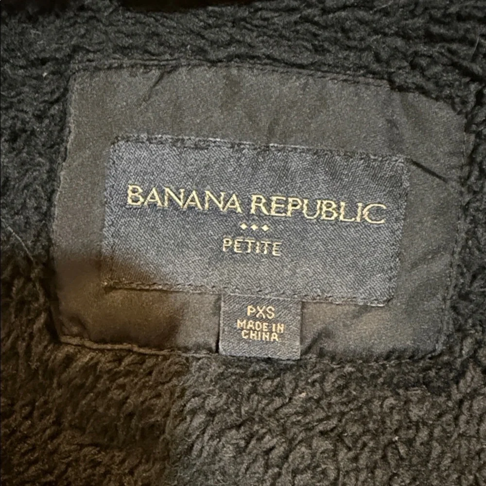 Women’s Banana Republic Full Zip Puffer Vest Black